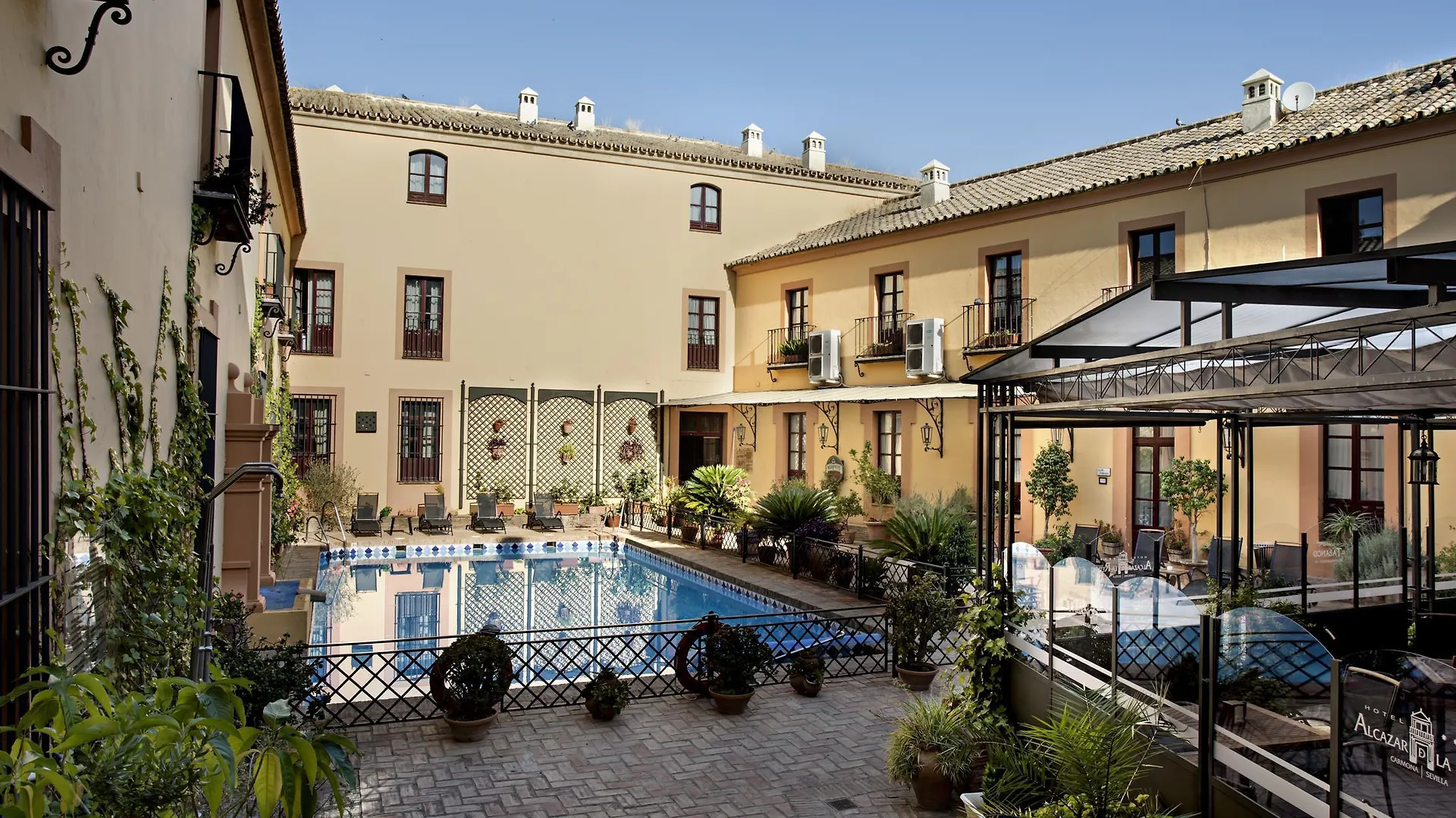Alcázar de la Reina Hotel Carmona  Carmona (Seville)