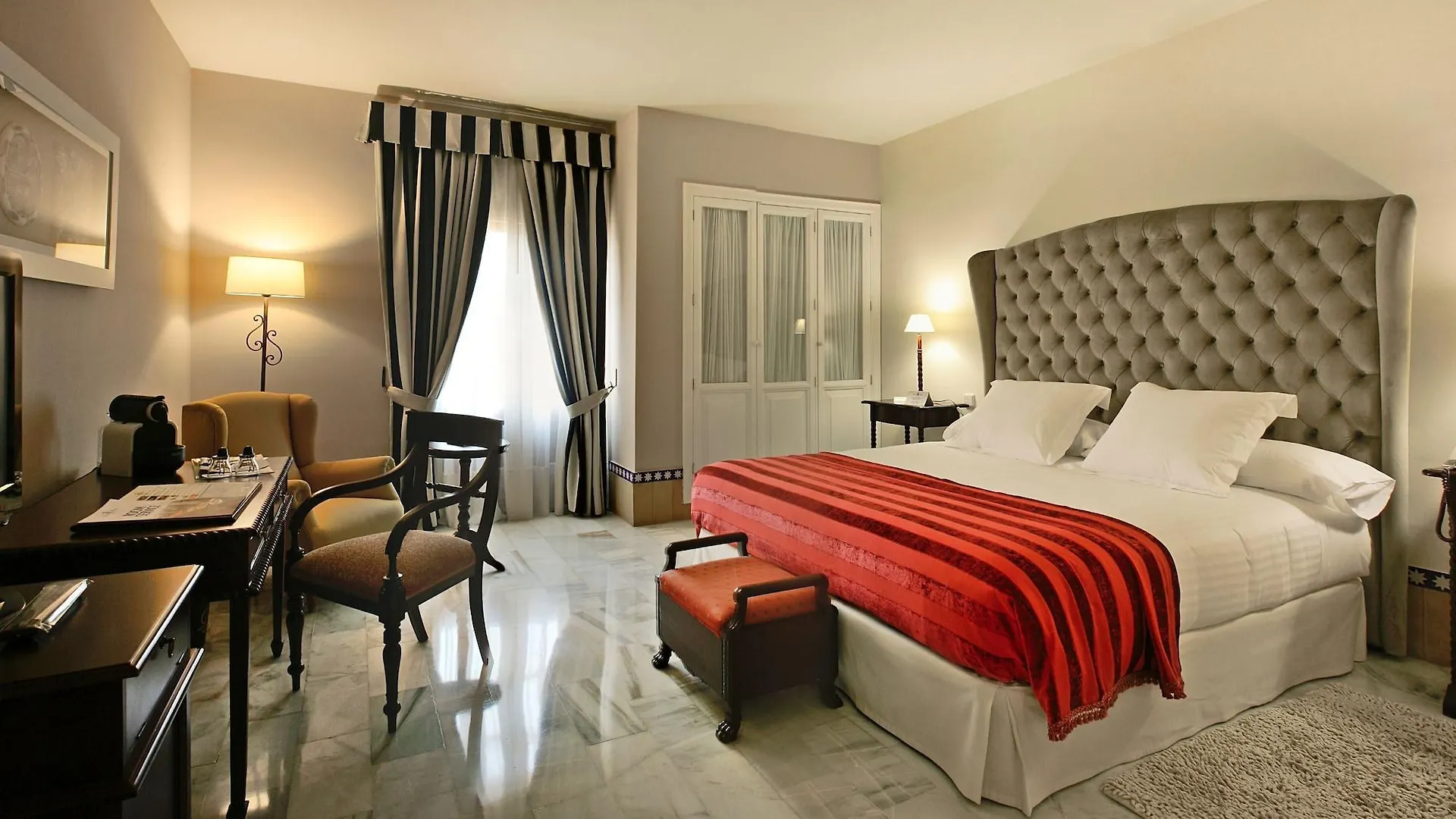 Hotel Alcazar De La Reina Καρμόνα 4*,