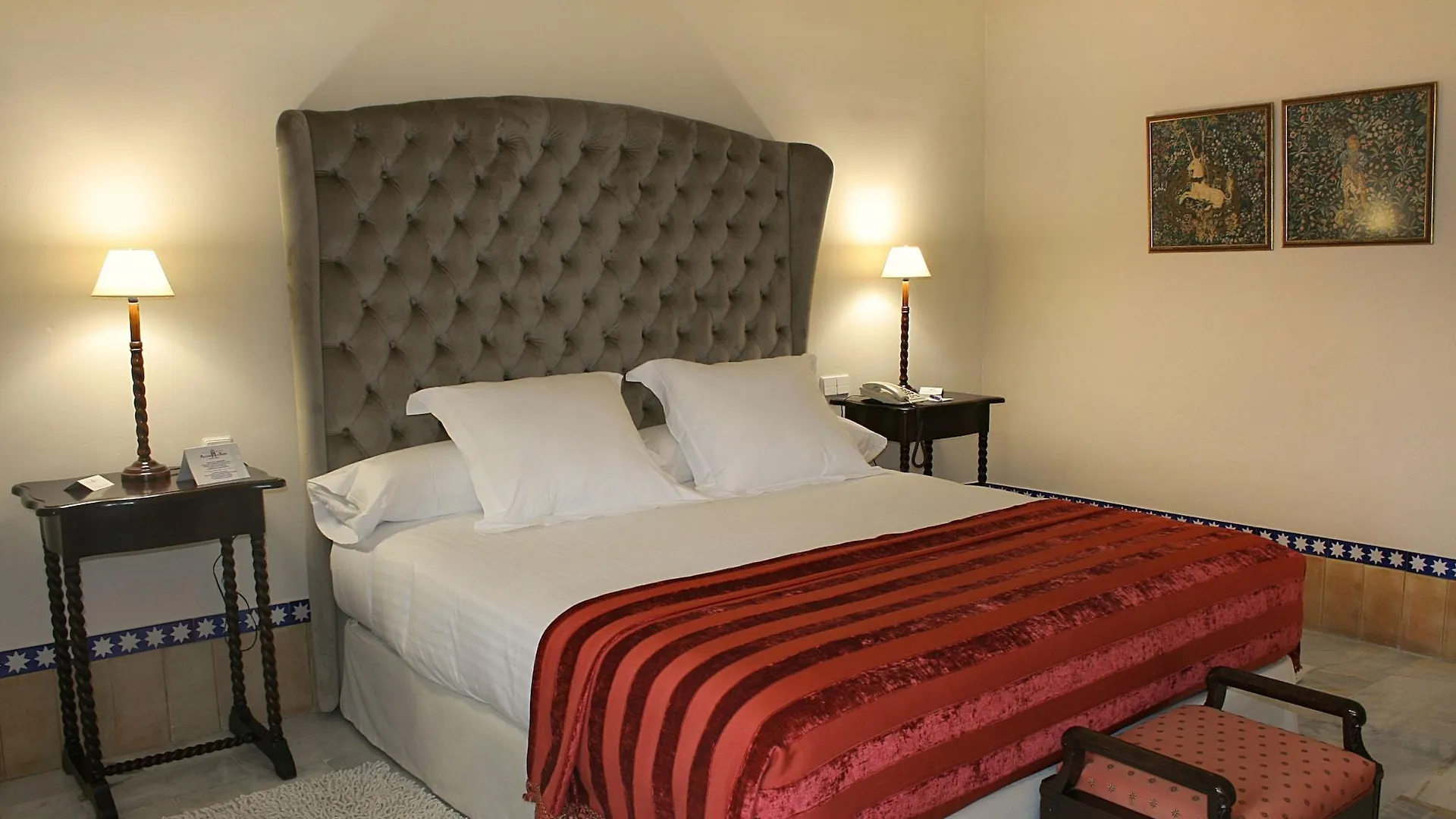 Hotel Alcazar De La Reina Carmona