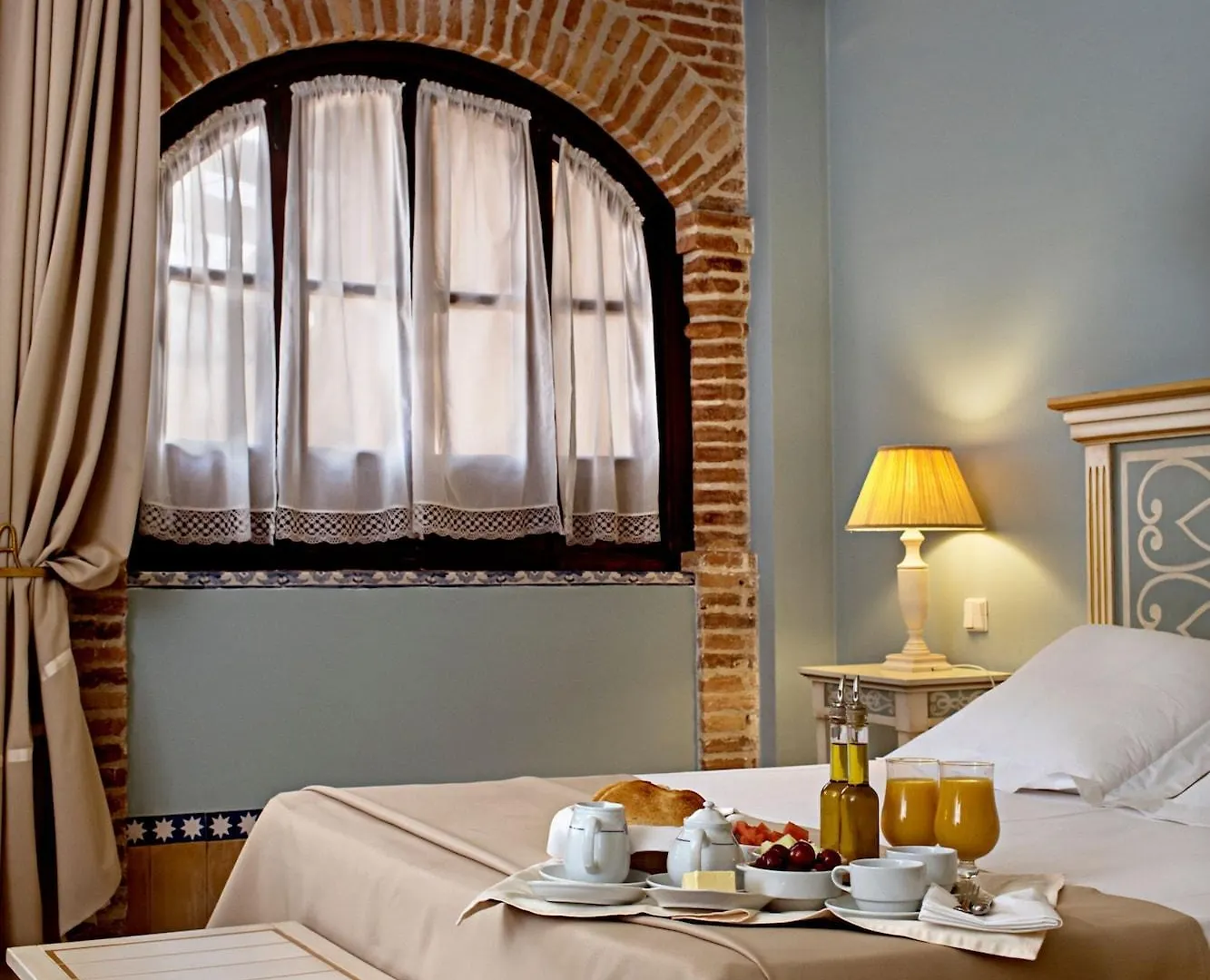 Hotel Alcazar De La Reina Carmona