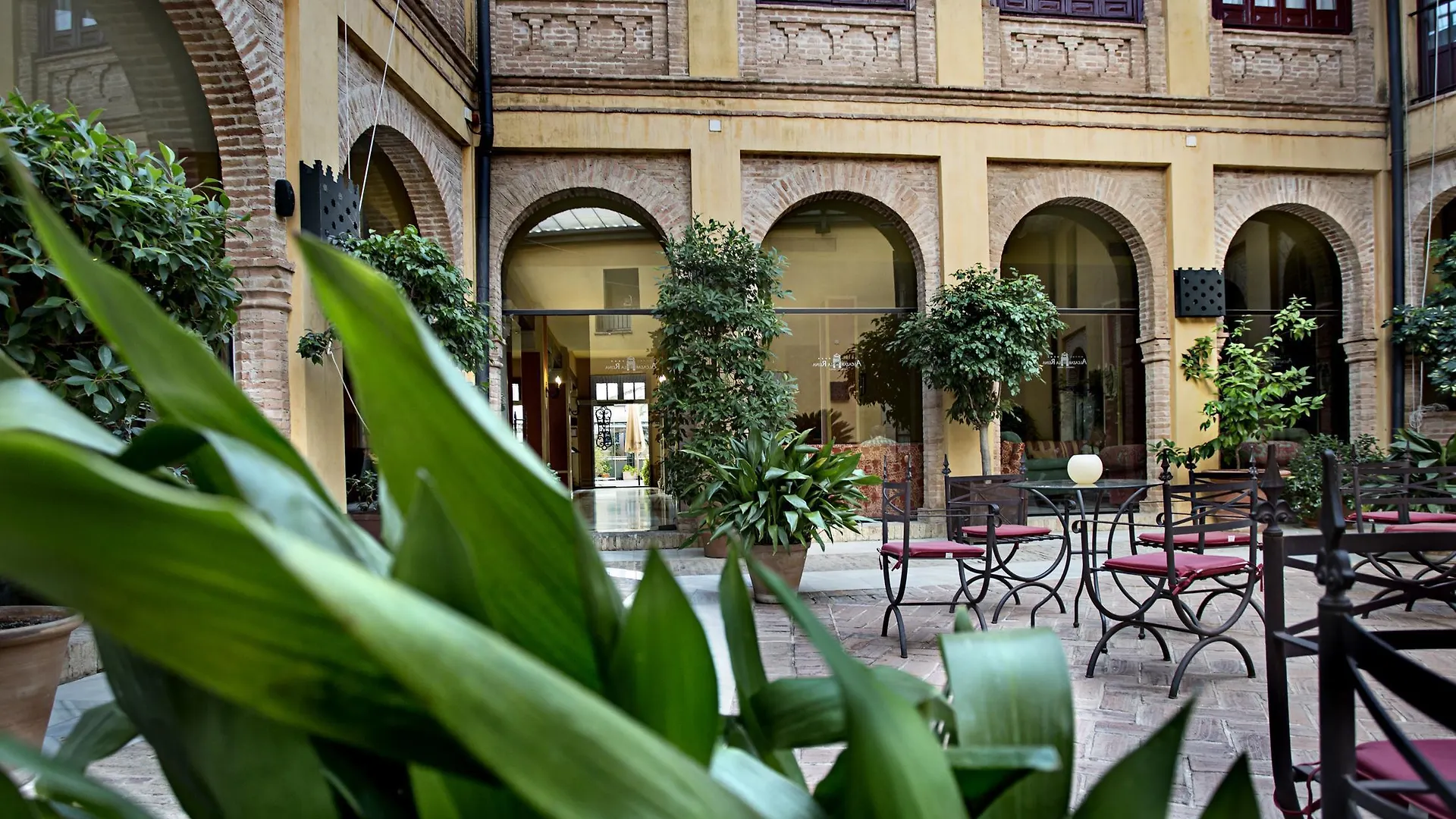 Hotel Alcazar De La Reina Καρμόνα