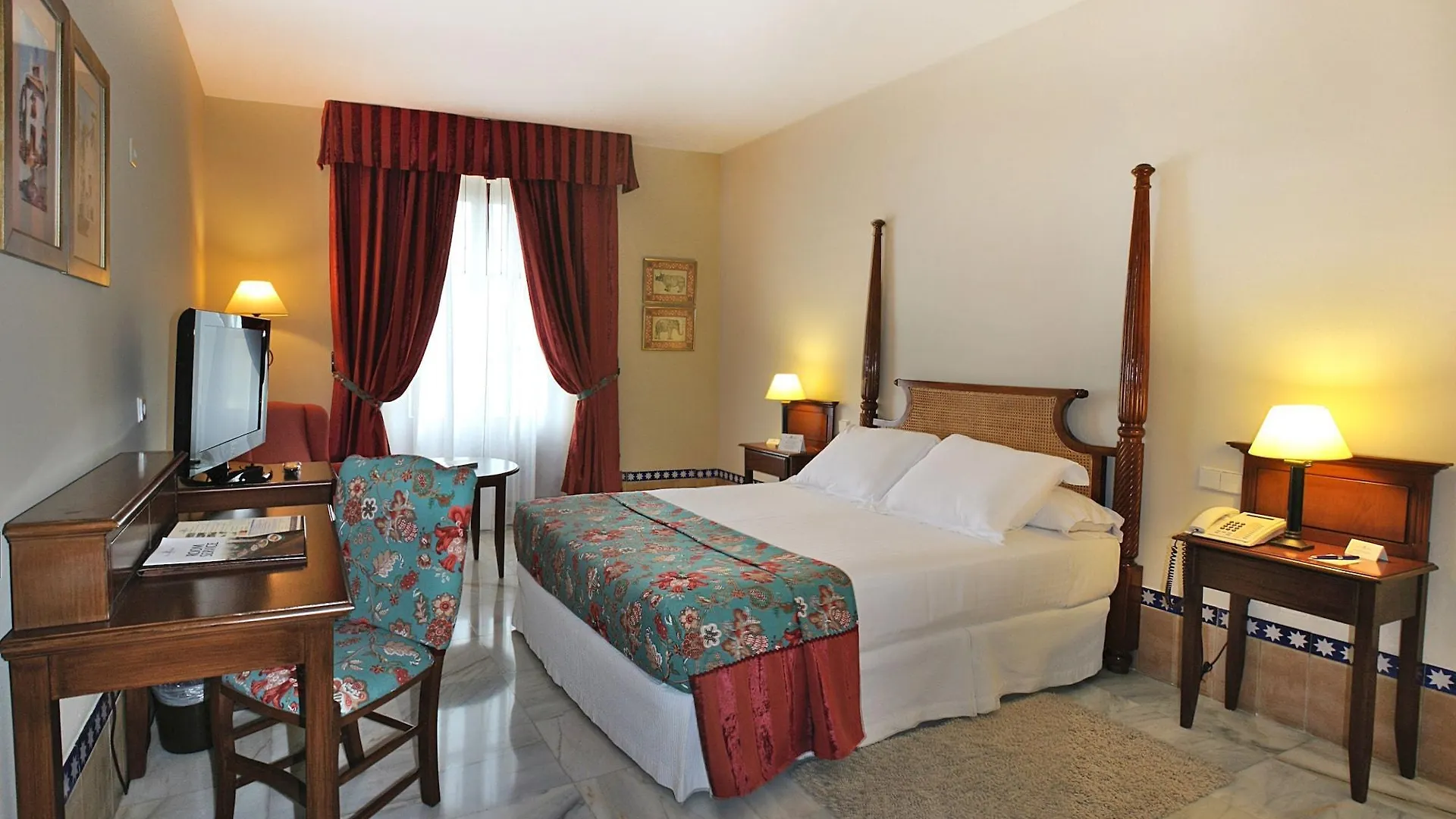 Hotel Alcázar de la Reina Carmona  Carmona (Seville)