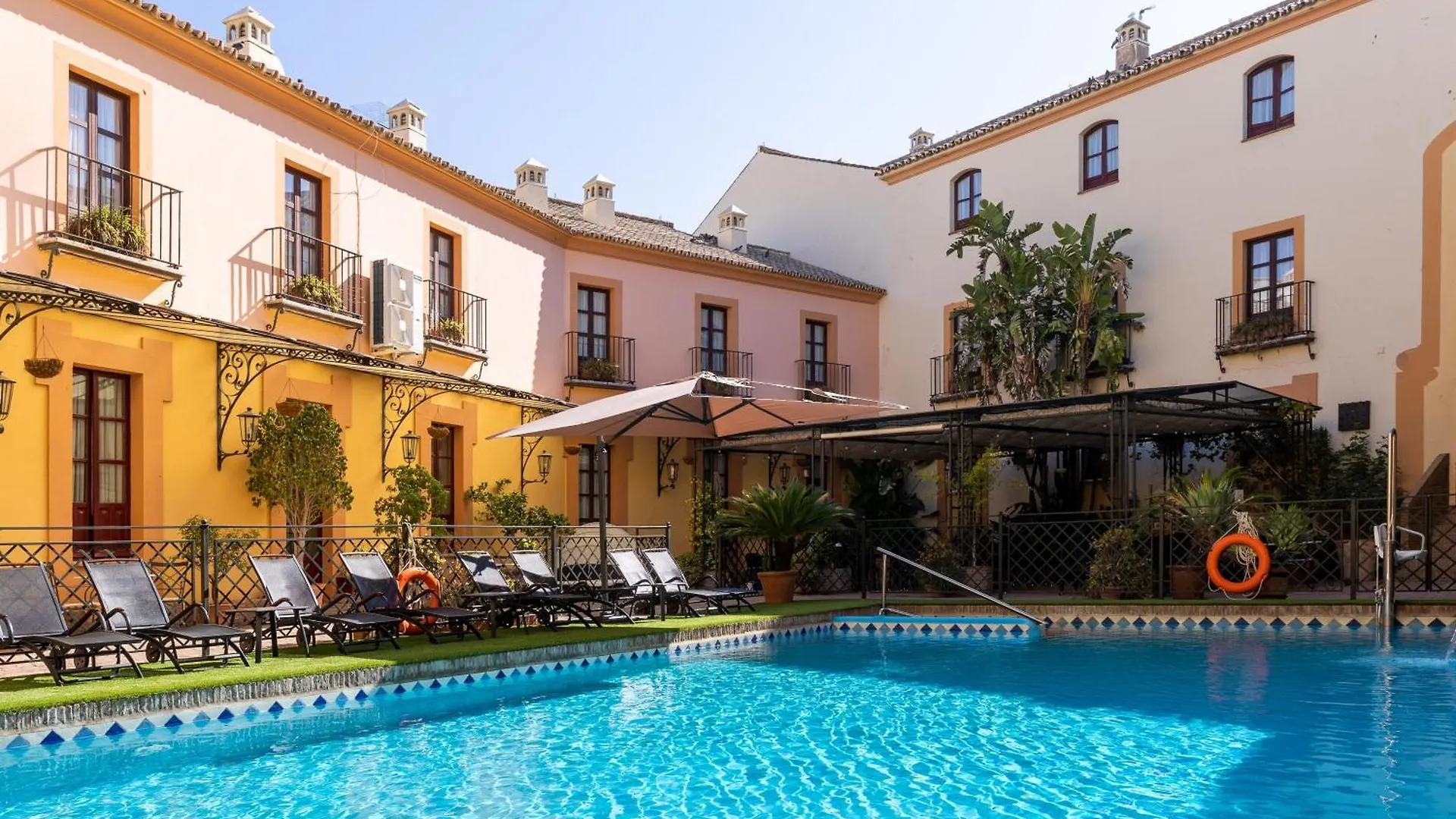 Hotel Alcazar De La Reina Carmona