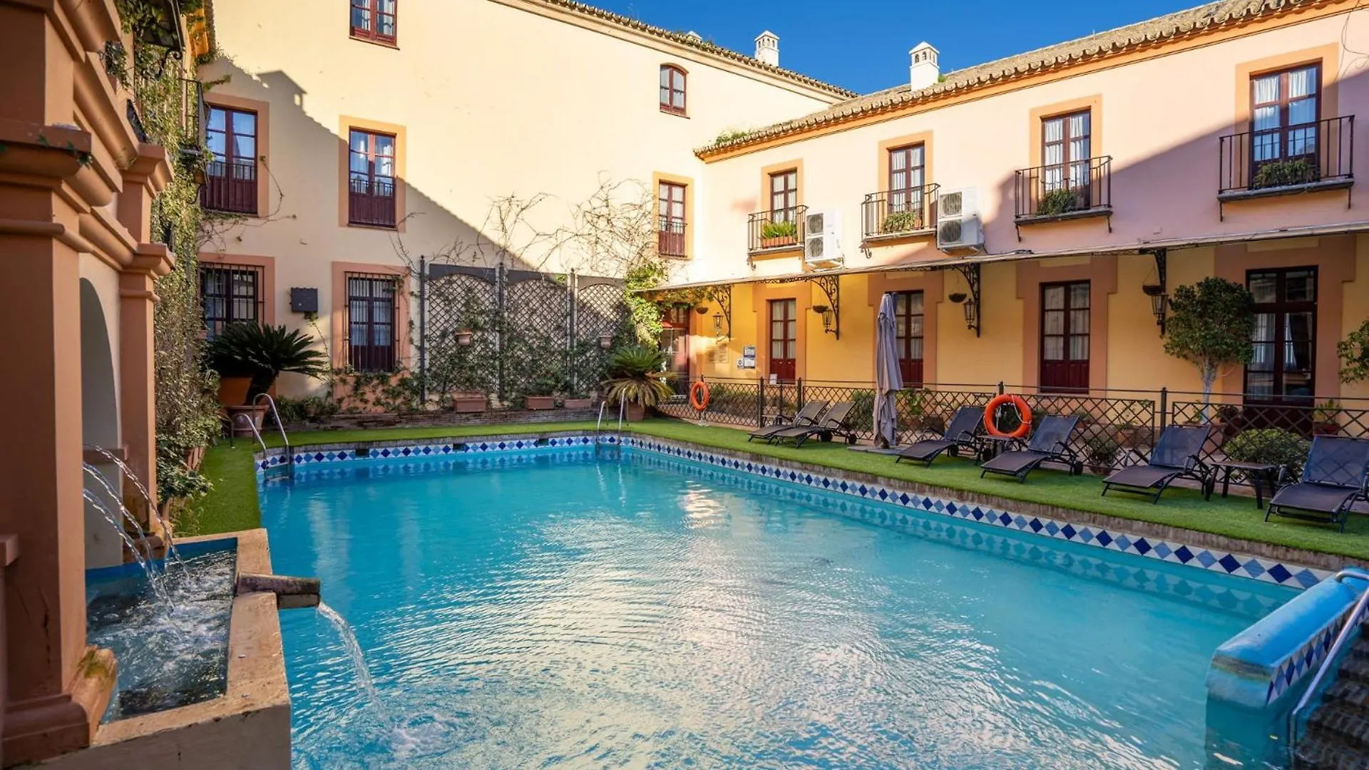 Hotel Alcázar de la Reina Carmona