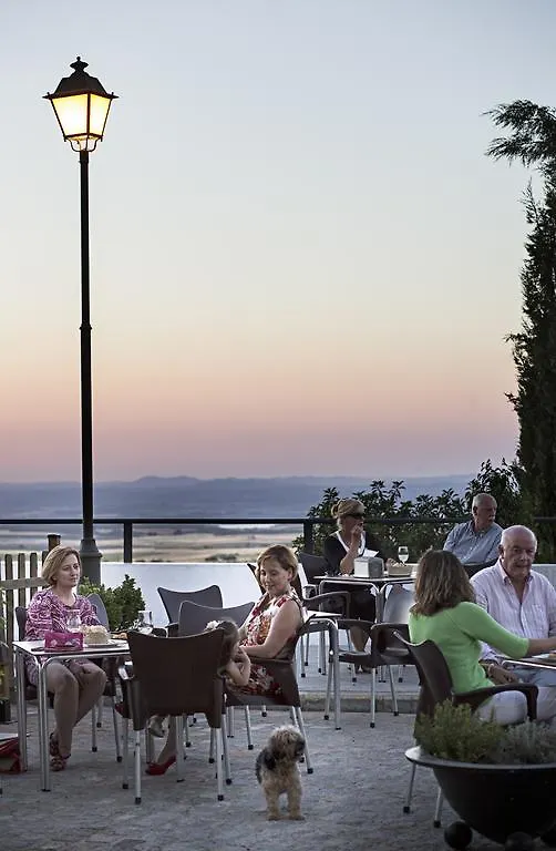 Hotel Alcazar De La Reina Καρμόνα